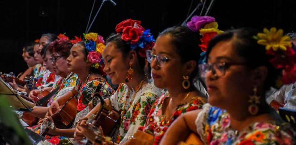 Niñas y niños de Yucatán salvaguardan la trova tradicional