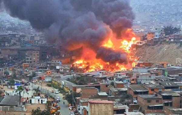 Deja incendio 100 viviendas destruidas en Perú