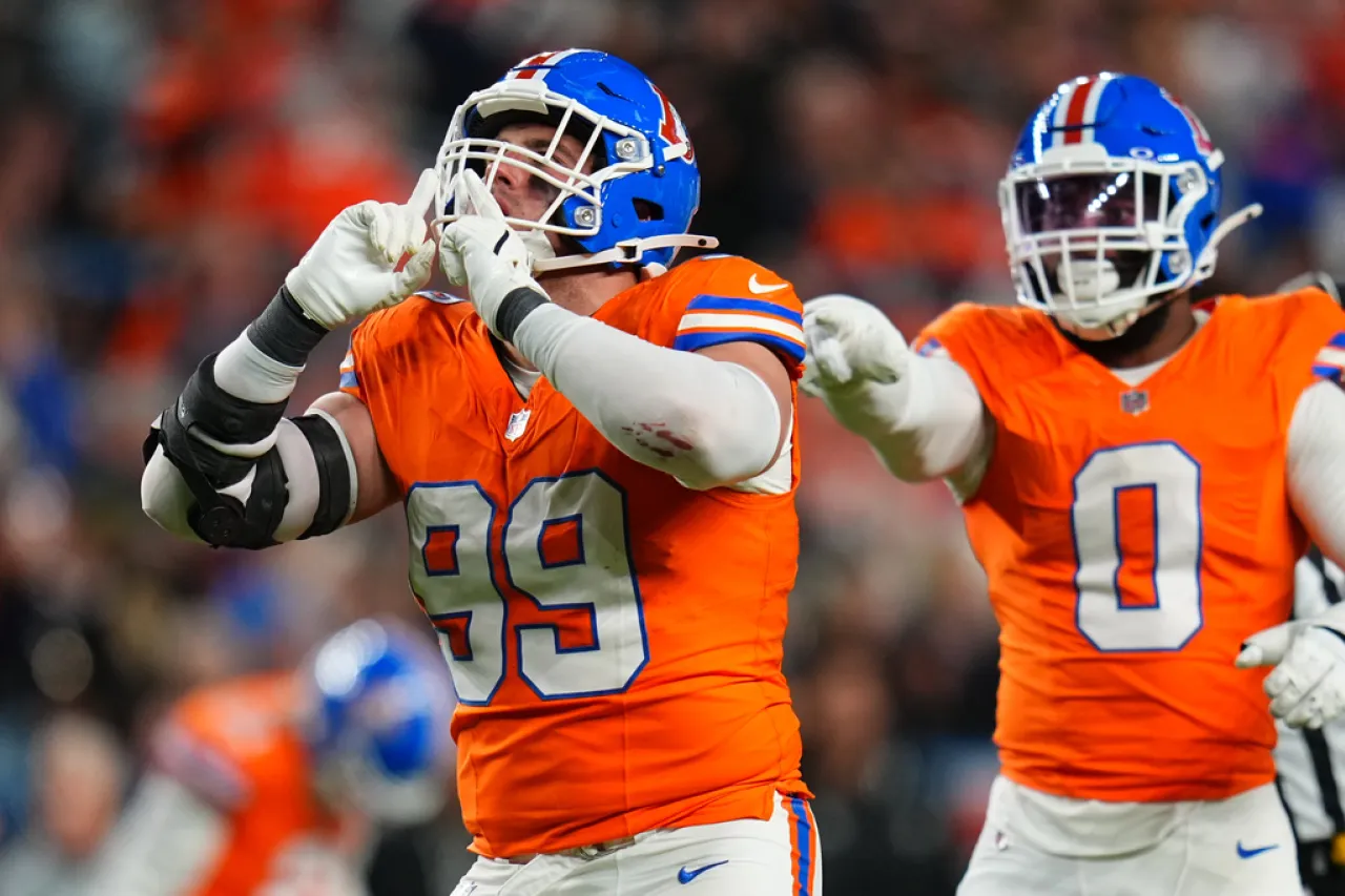 Defensa de Broncos brilla en triunfo ante Raiders