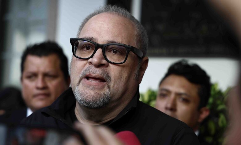 “Se fue dormido, con honores”: Lalo Manzano despide a su papá